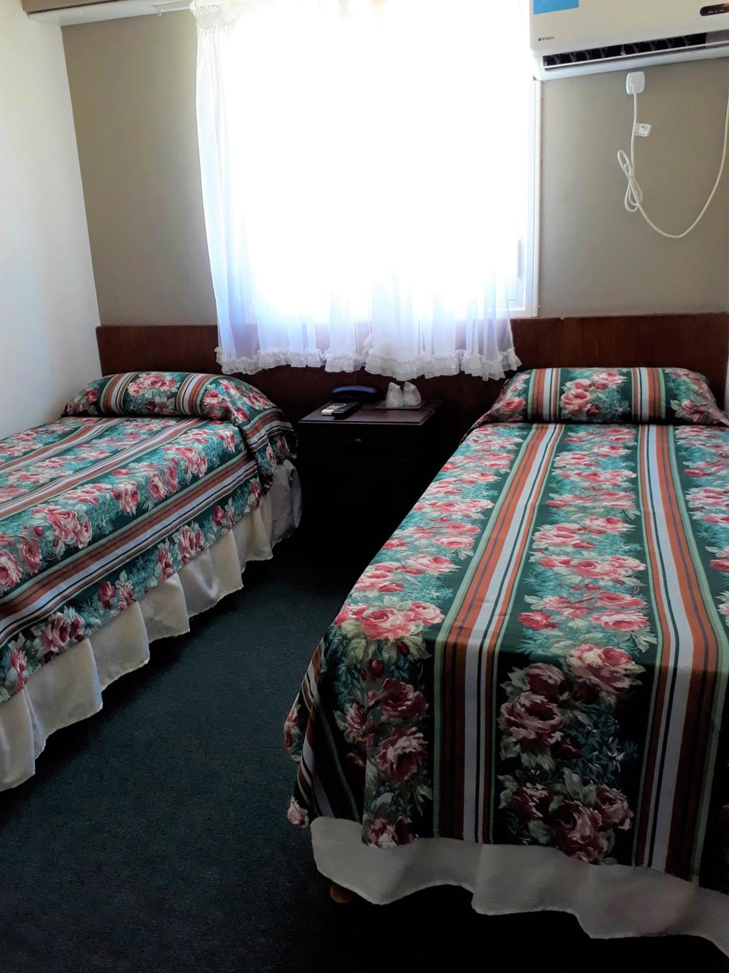 Hotel Tejas Rojas Villa Gesell Bilik gambar